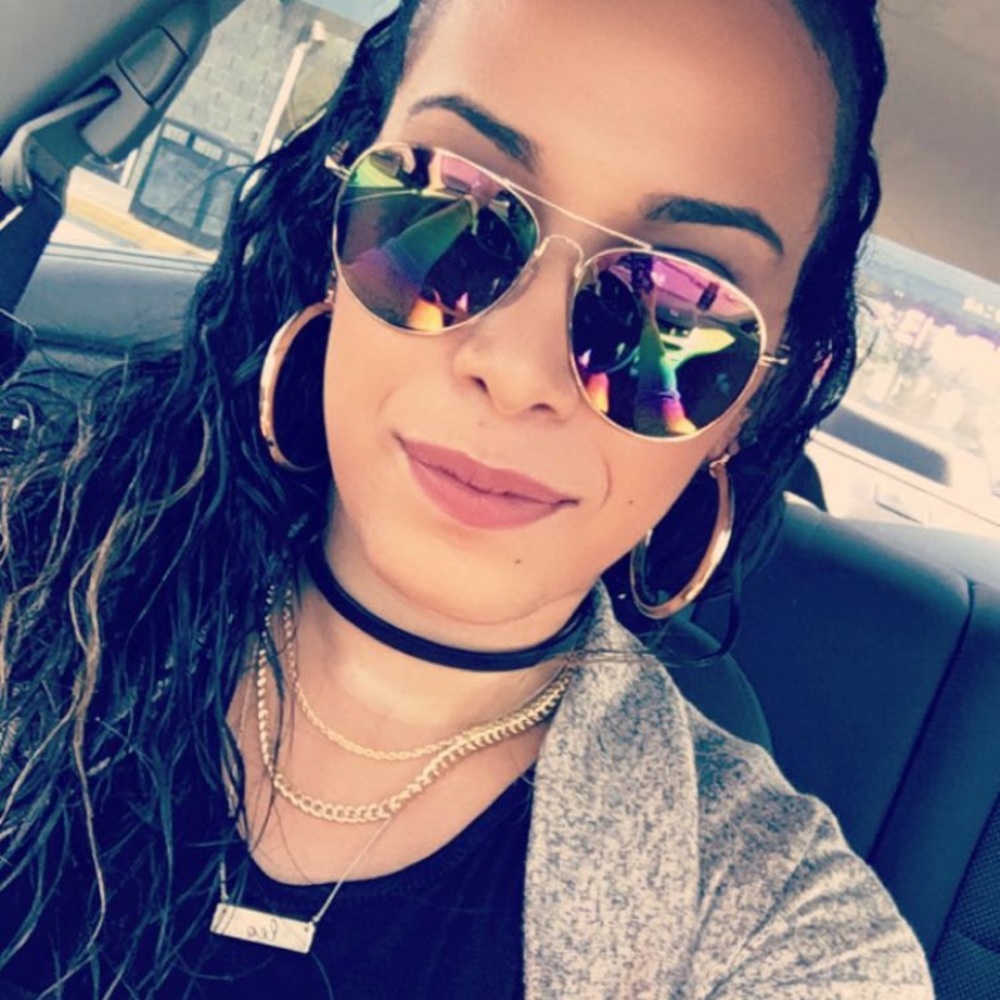 Meet your Posher, Melitza